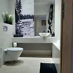 Quiet Koscielna Apartment