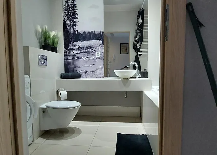 Quiet Koscielna Apartment