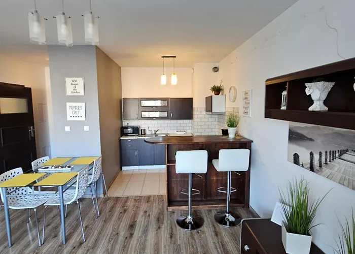 Quiet Koscielna Apartment *