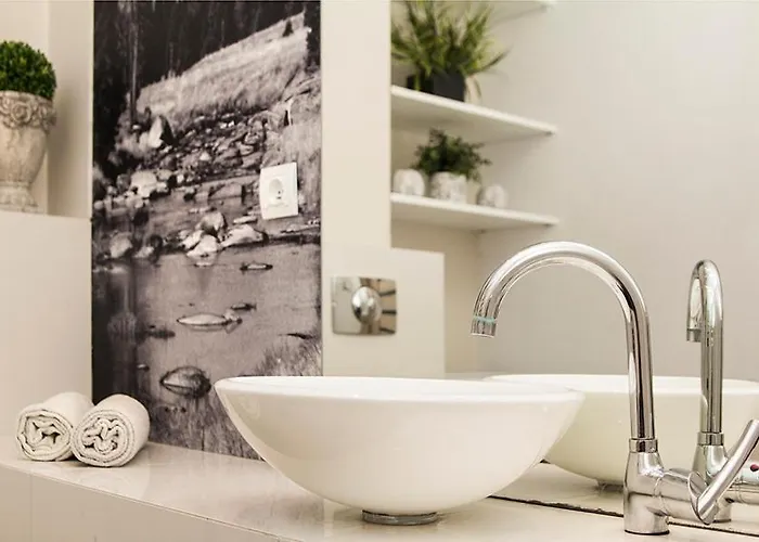 Quiet Koscielna Apartment