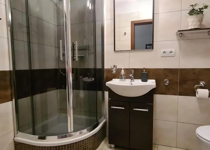 Quiet Koscielna Apartment *