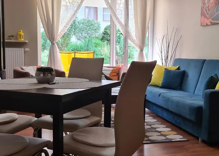 Quiet Koscielna Apartment *